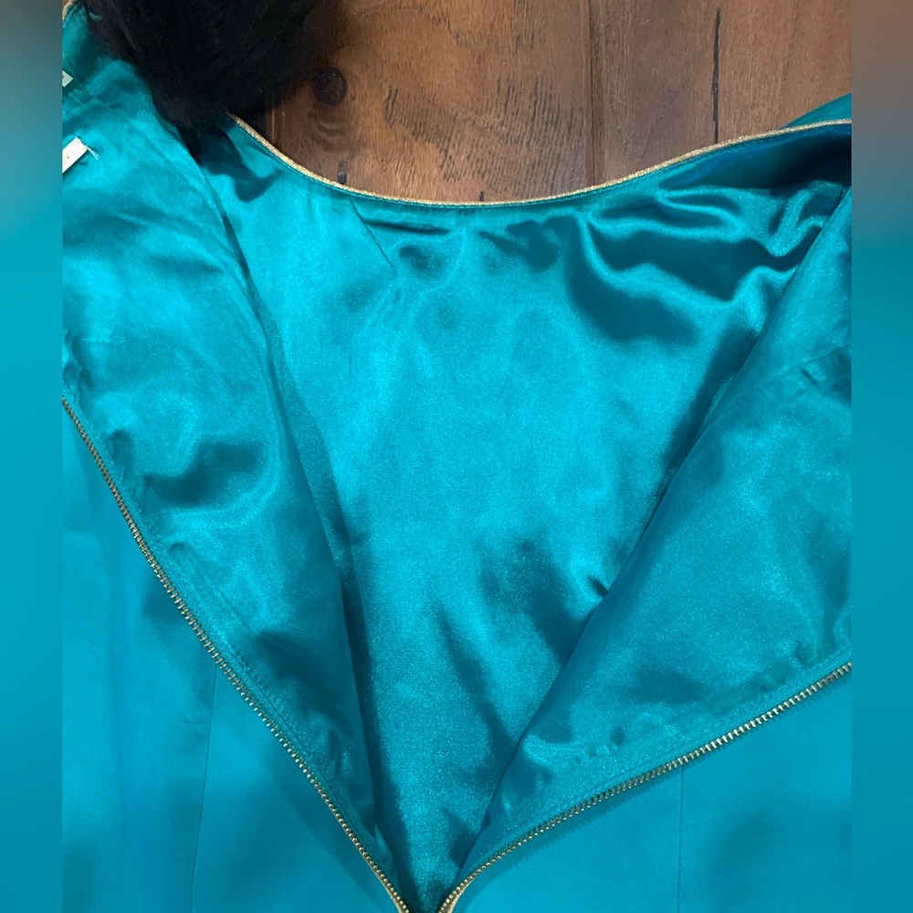 EUC Tahari Turquoise Sleeveless Shift Dress with Gold Piping 10 - Picture 3 of 5